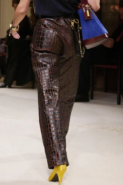 Look 46